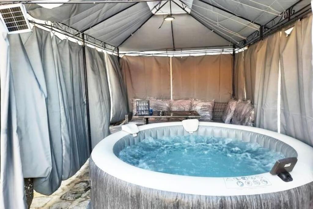 Villa Confortable Avec Jacuzzi A Chevannes Chevannes  Esterno foto